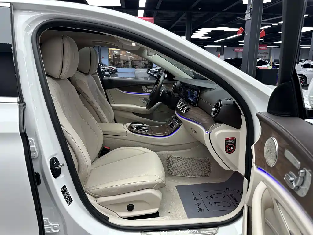 Mercedes-Benz E-Class — миниатюра 8