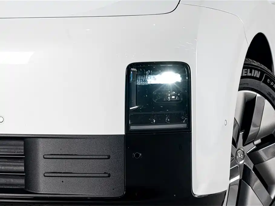 Li Auto MEGA 2025 Home