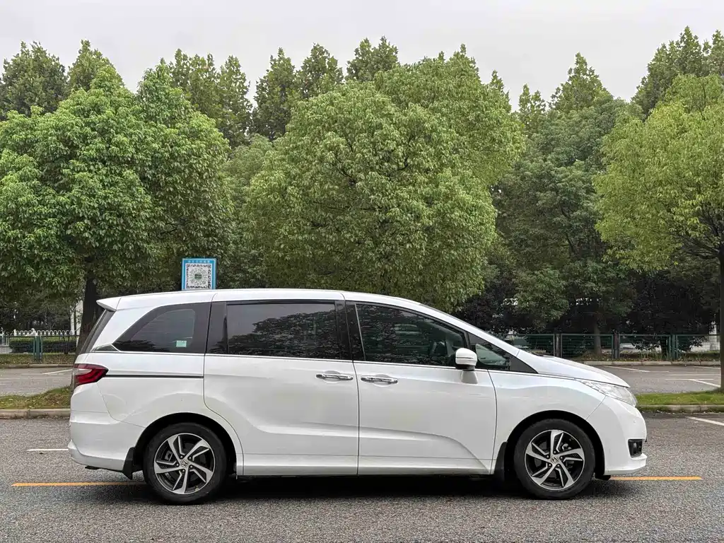 Honda Odyssey — миниатюра 4