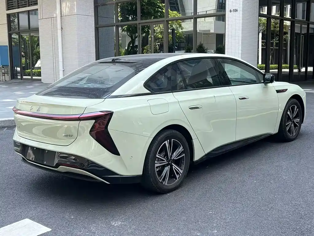 Hongqi Hongqi EH7 — миниатюра 8
