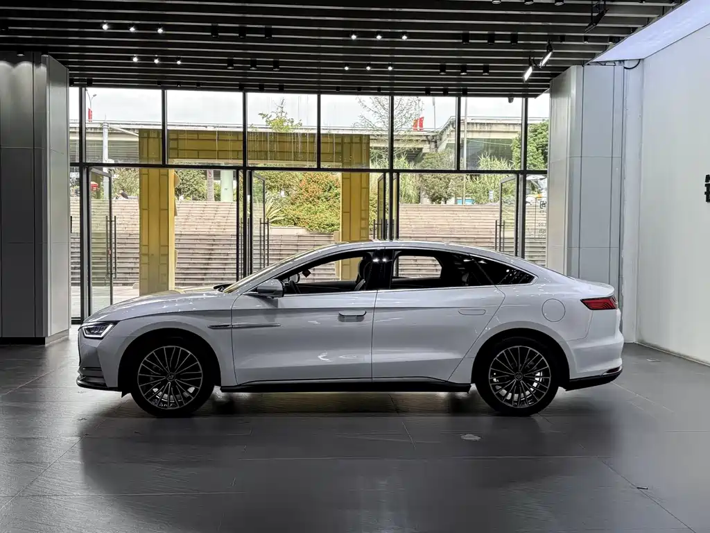 BYD Han — миниатюра 4