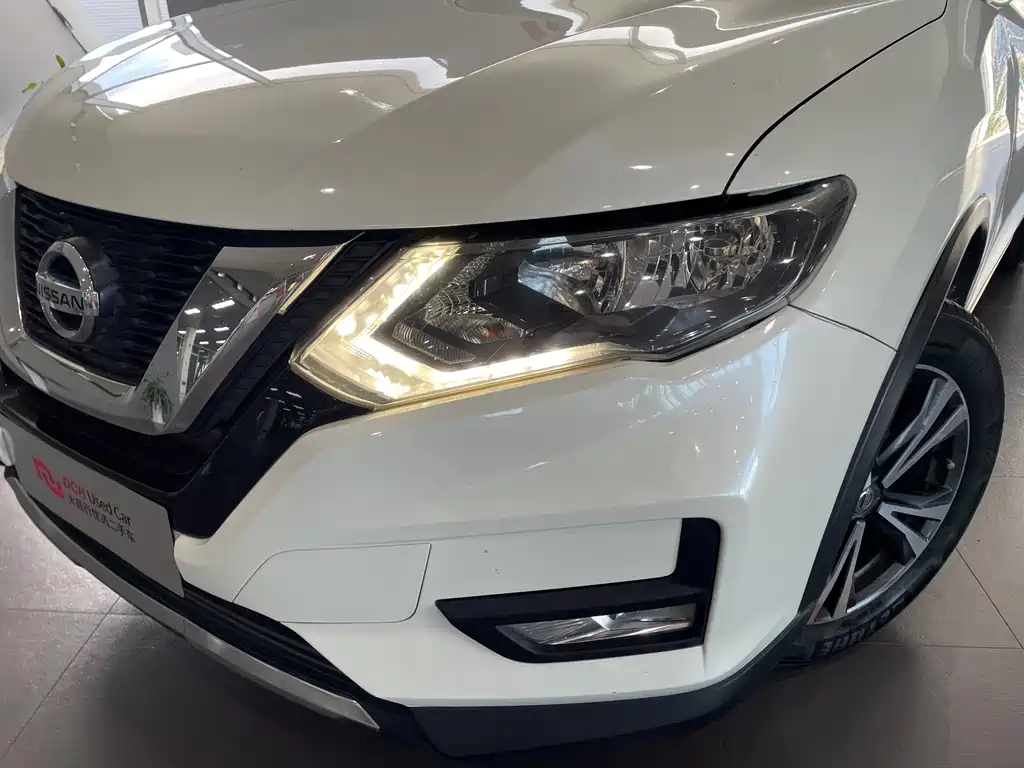 Nissan X-Trail 2017 2.5L CVT Luxury 4WD
