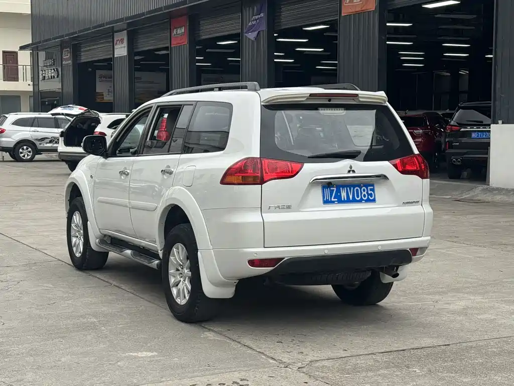 Mitsubishi Pajero Sport — миниатюра 15