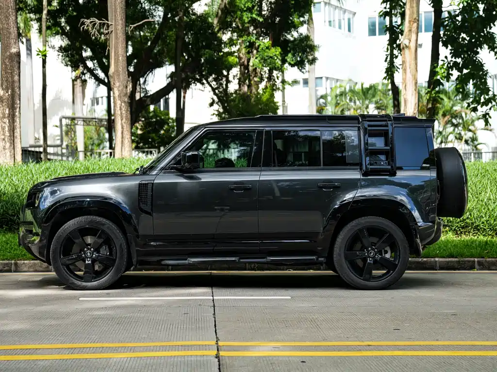 Land Rover Land Rover Defender 2025 110 3.0T P400 X-Dynamic HSE