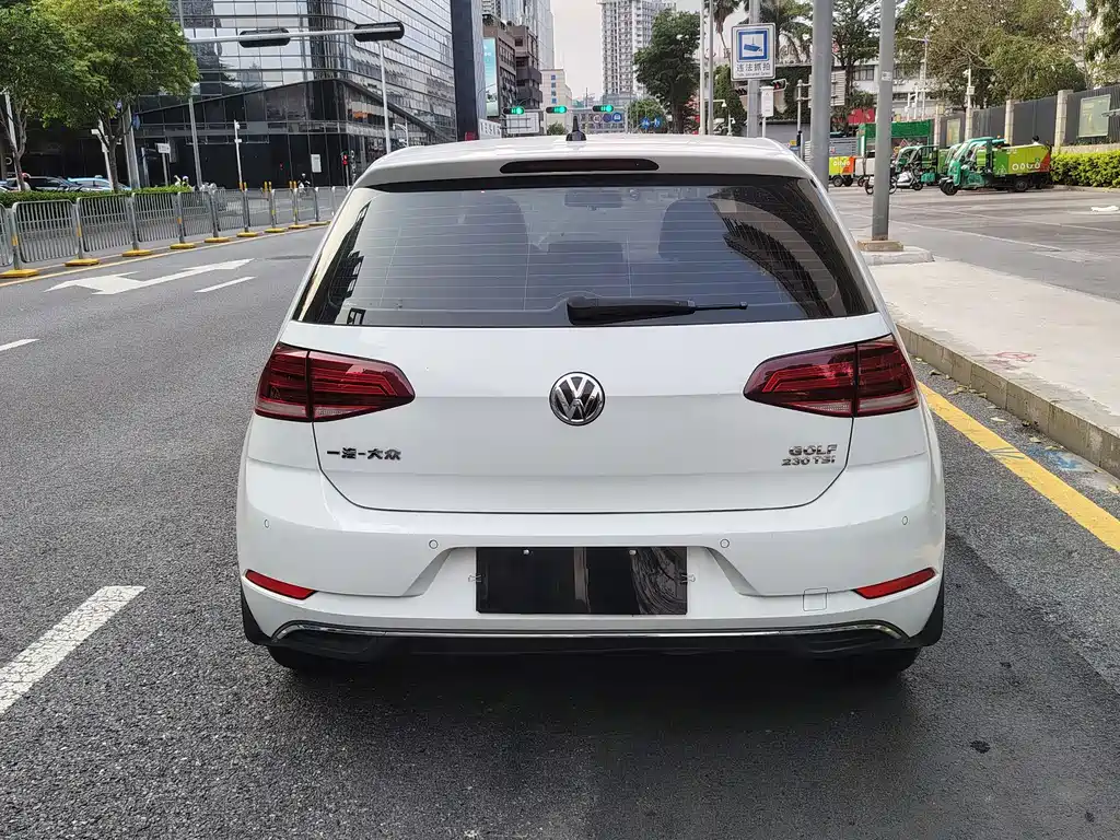 Volkswagen Golf 2018 230TSI AT Comfort