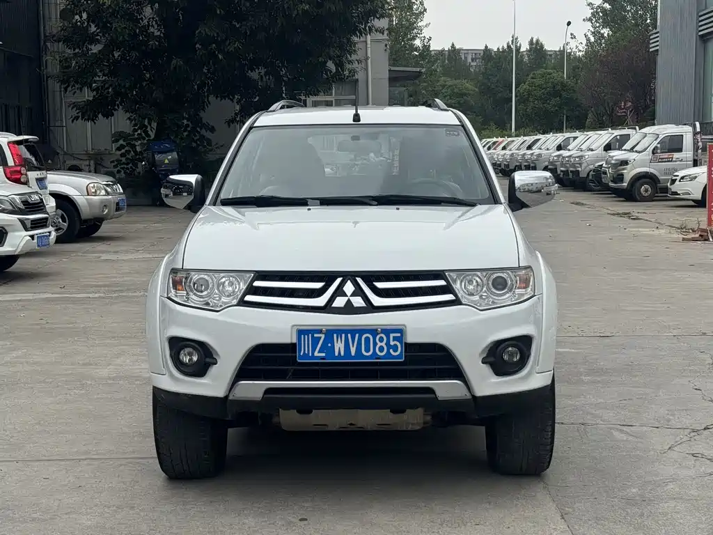 Mitsubishi Pajero Sport — миниатюра 2