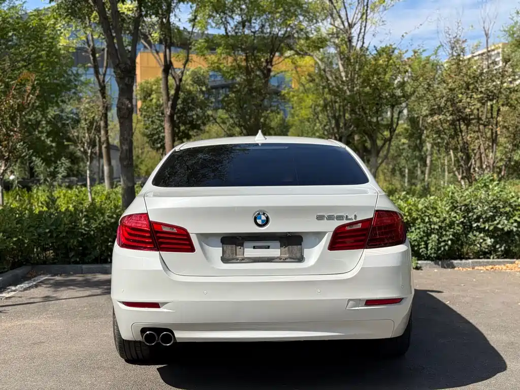 BMW 5 Series — миниатюра 14
