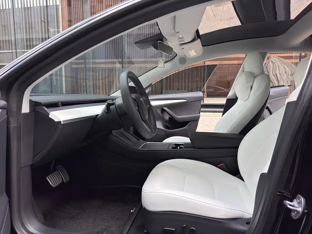 Tesla Model 3 — миниатюра 14