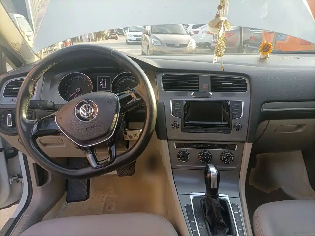 Volkswagen Golf — миниатюра 10