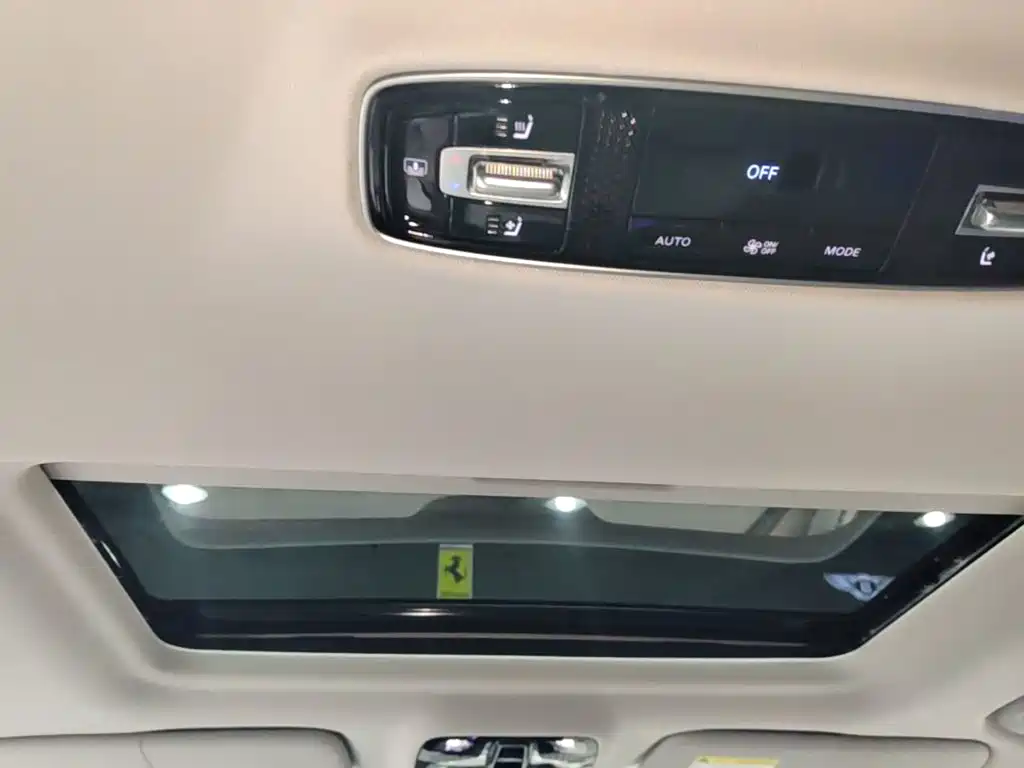 Roewe iMAX8 New Energy — миниатюра 18