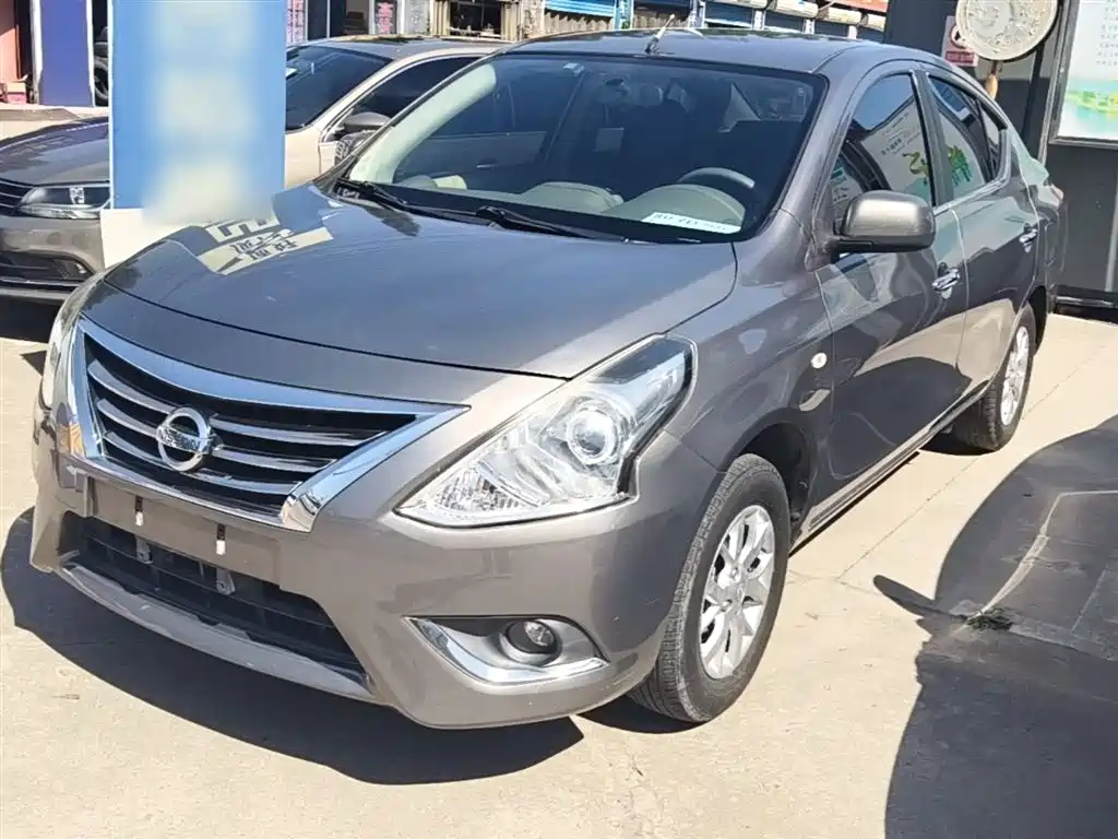 Nissan Sunny 2015