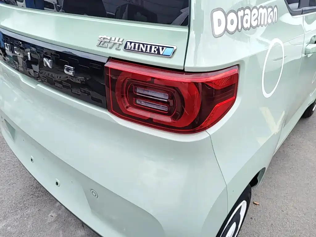 Wuling MINIEV — миниатюра 8