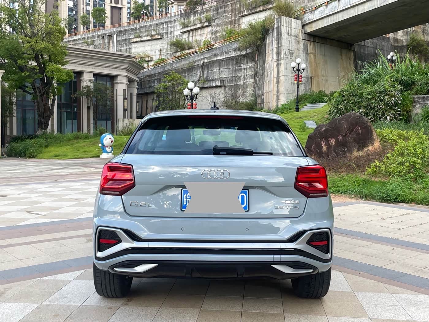 Audi Q2L 1.4 л 2022 г. Серебристо-серый, пробег 15000 км