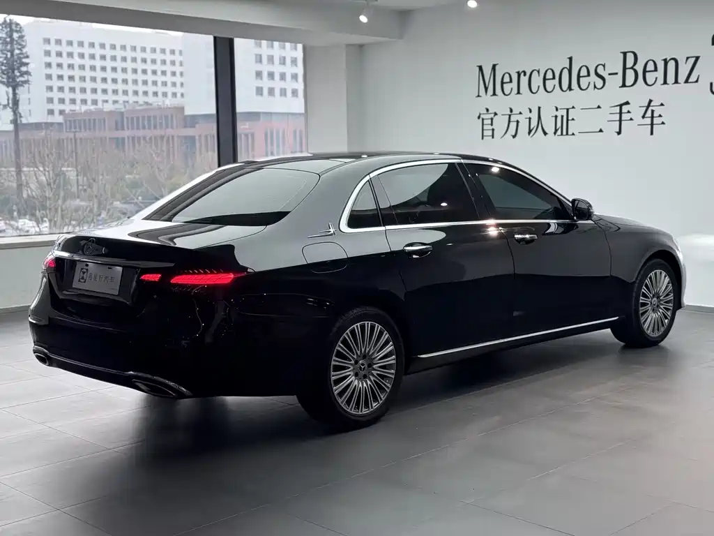 MERCEDES-BENZ E CLASS