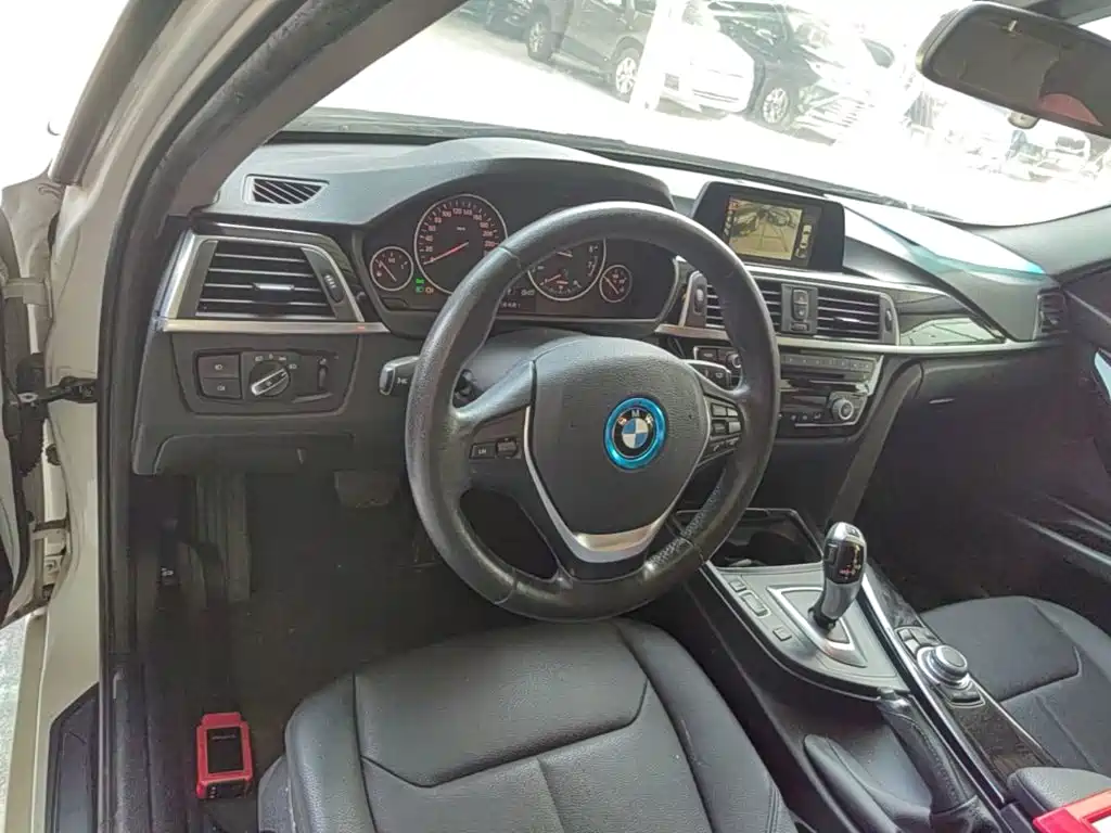 BMW 3 Series — миниатюра 10