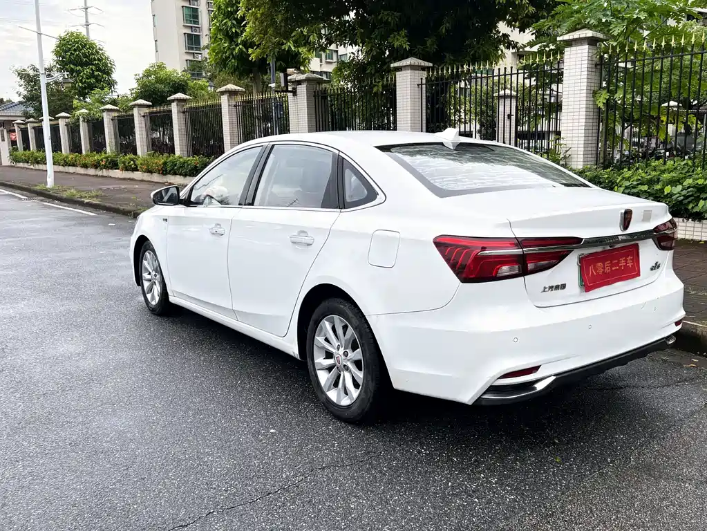 Roewe i6 New Energy — миниатюра 7