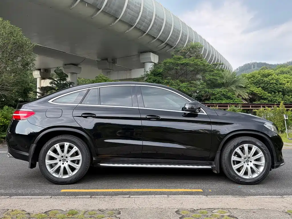 Mercedes-Benz GLE Coupe GLE 320 4MATIC Coupe SUV, фото 4