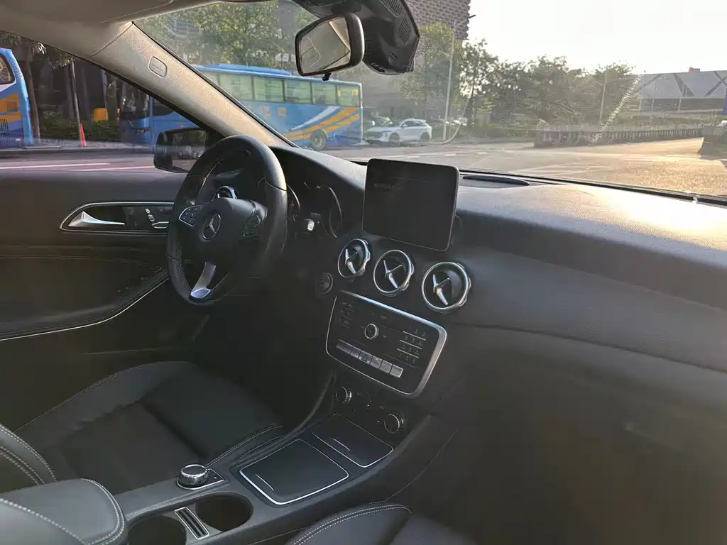 Mercedes-Benz GLA — миниатюра 14