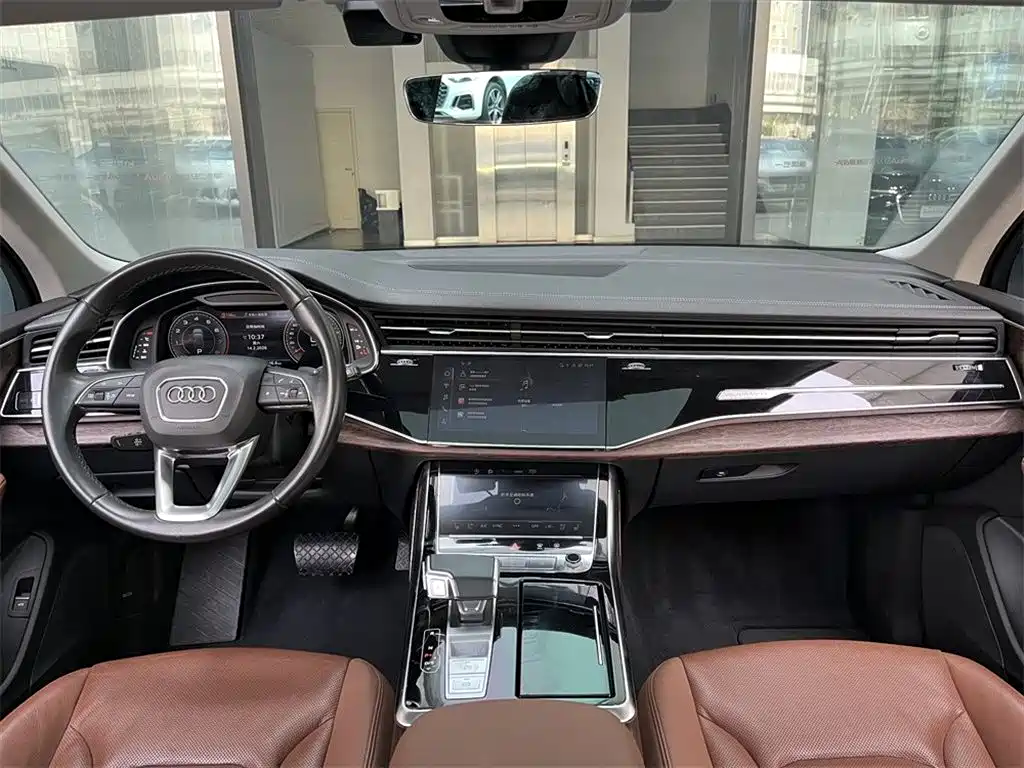 Audi Q7 2023 45 TFSI quattro S line Sport