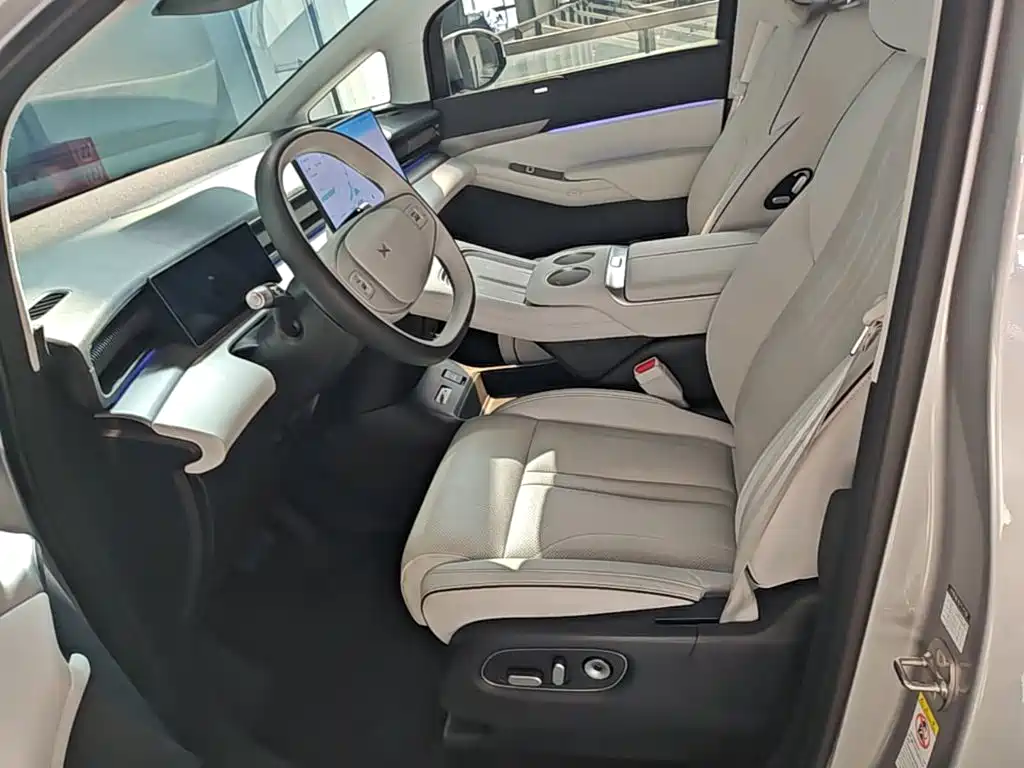 XPeng X9 — миниатюра 15