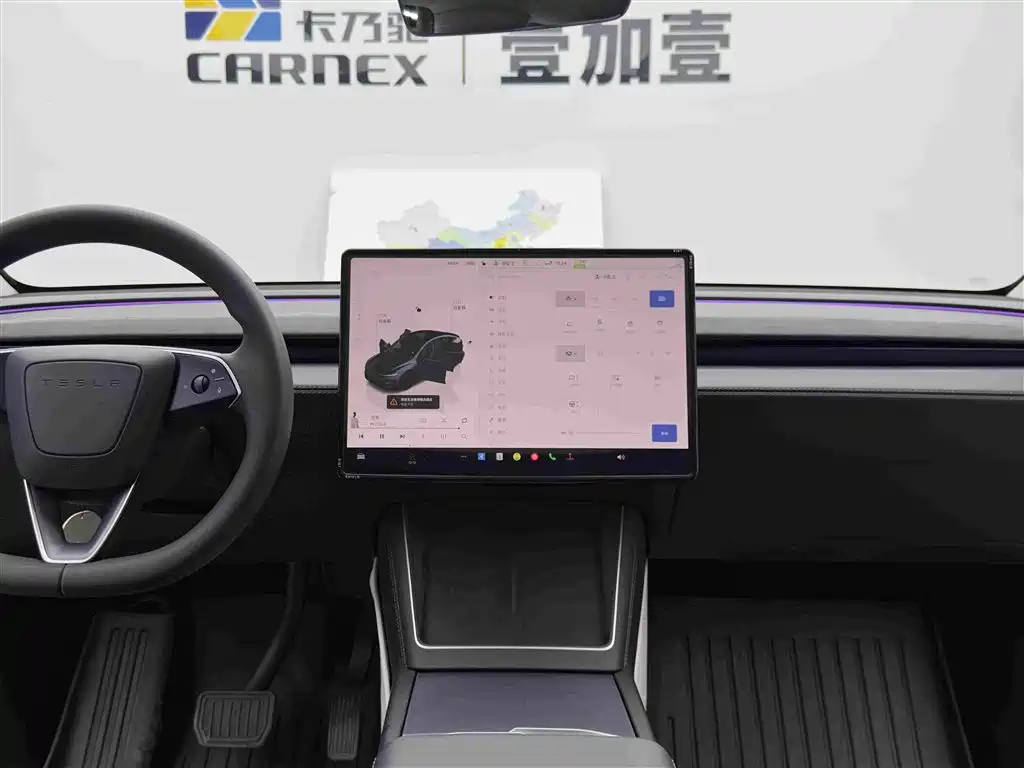 Tesla Model Y — миниатюра 12