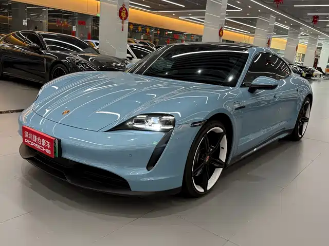 PORSCHE TAYCAN 2022