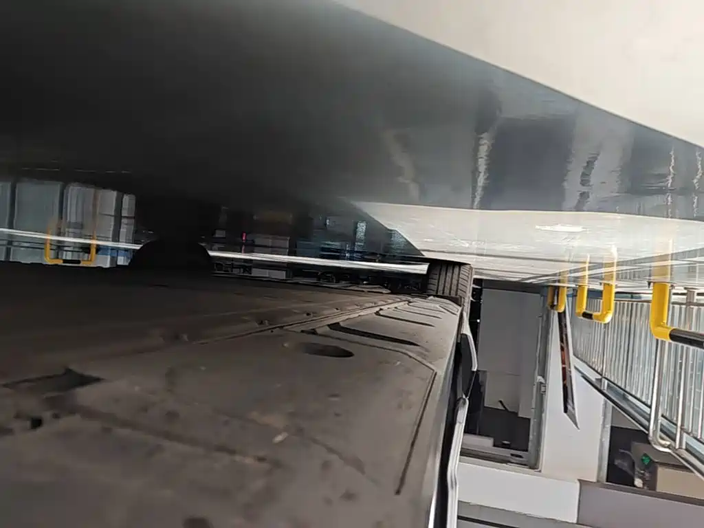 XPeng X9 — миниатюра 21