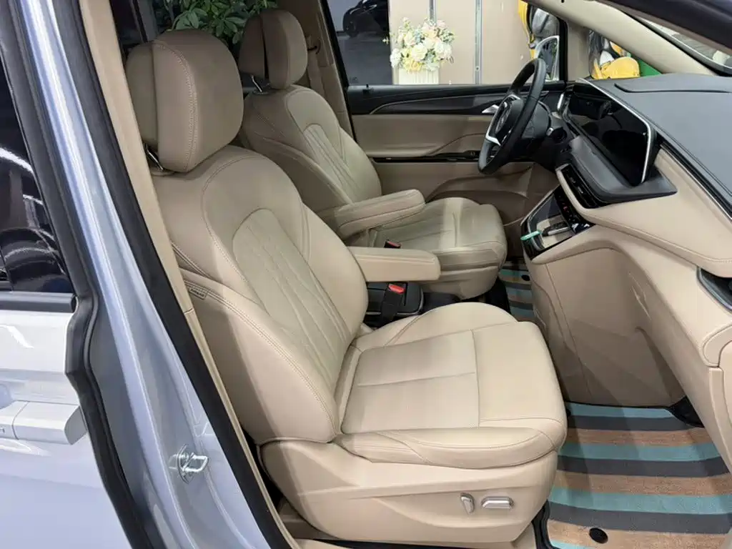 Buick GL8 Hybrid — миниатюра 16