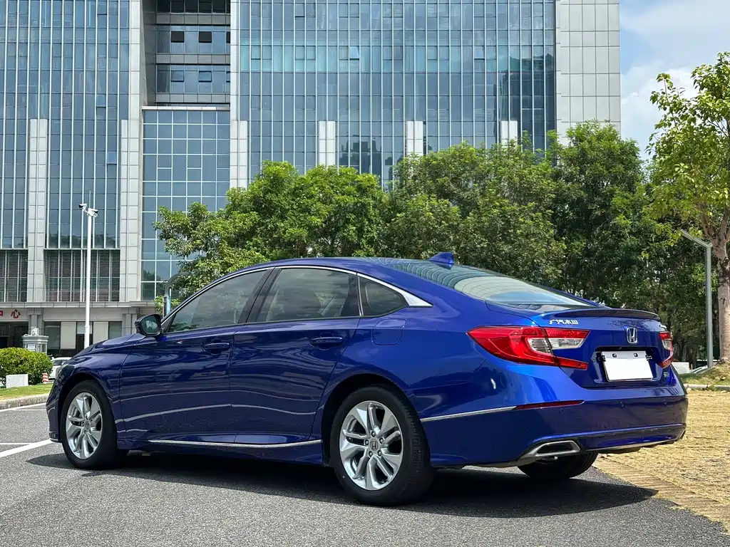 Honda Accord — миниатюра 11