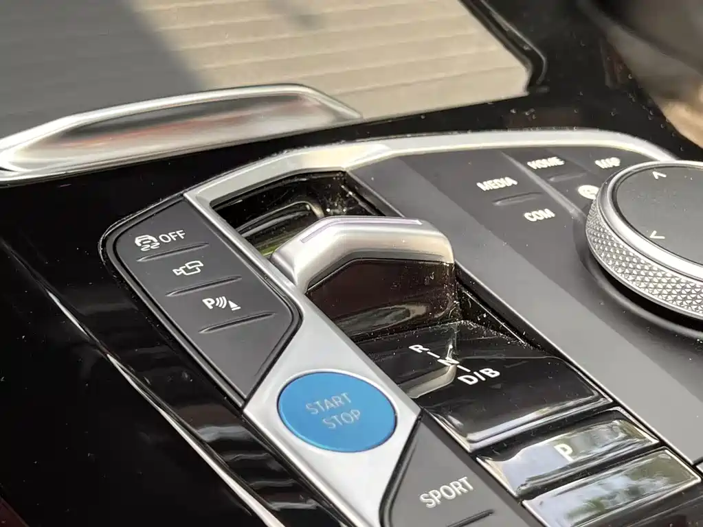 BMW iX3 — миниатюра 19