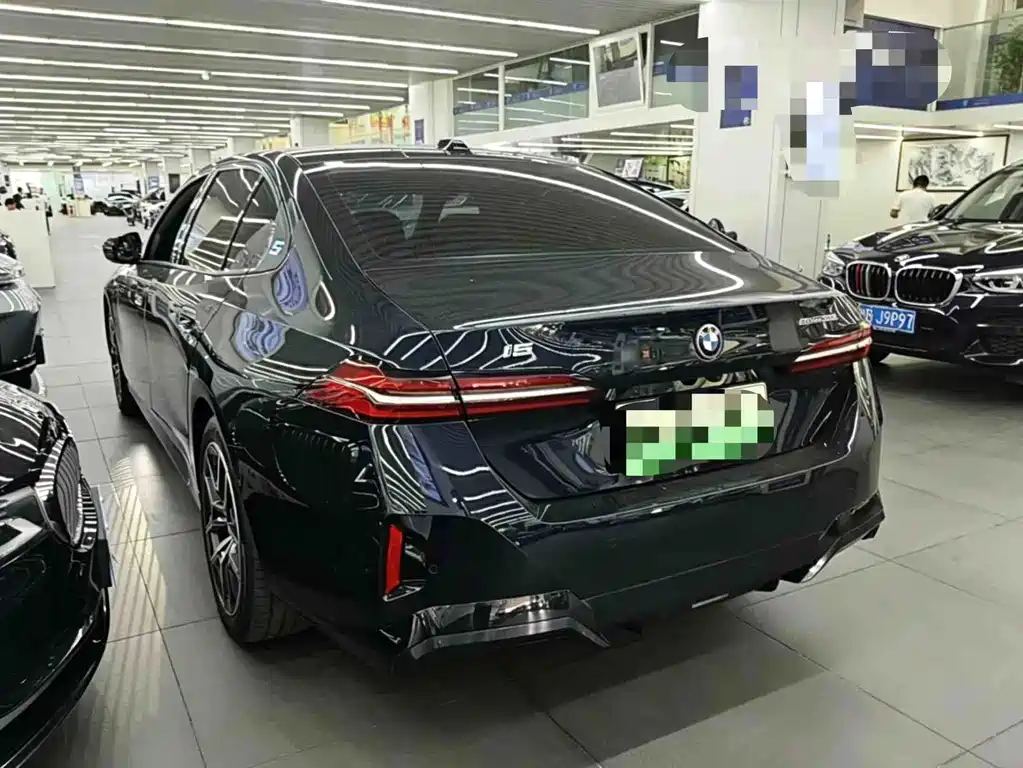 BMW i5 — миниатюра 6