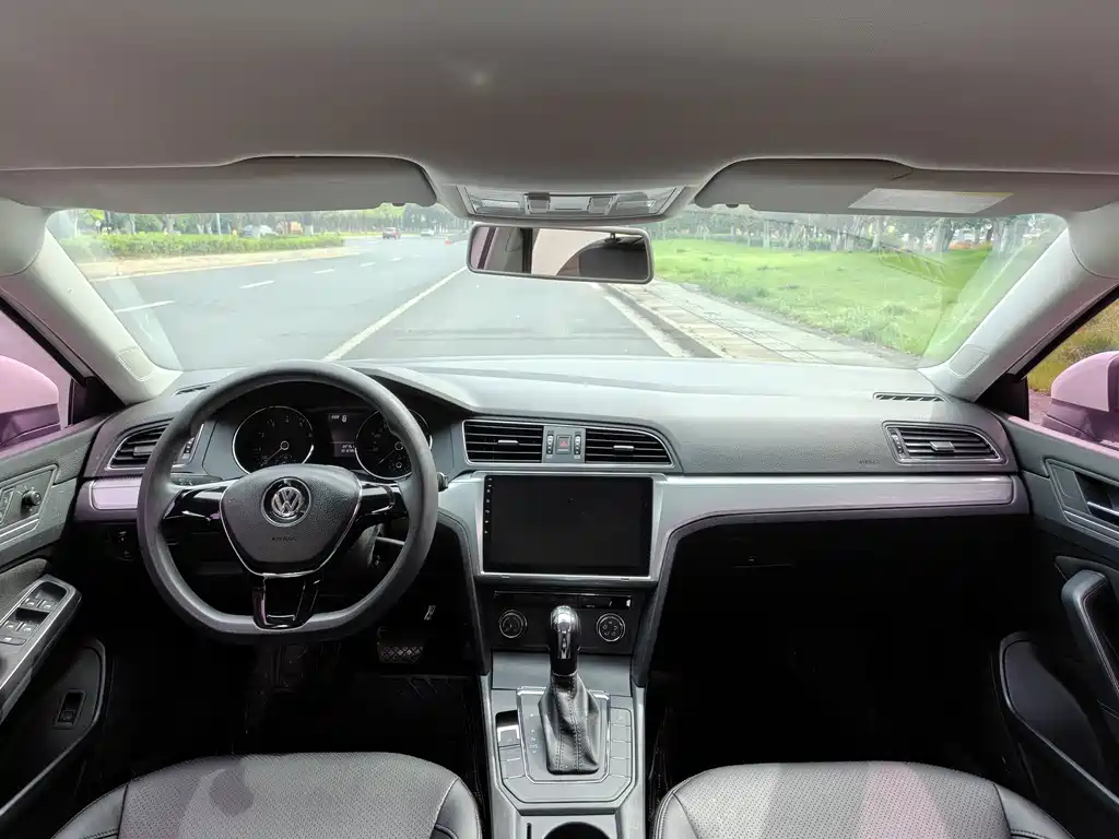 Volkswagen Lamando 2018 230TSI DSG