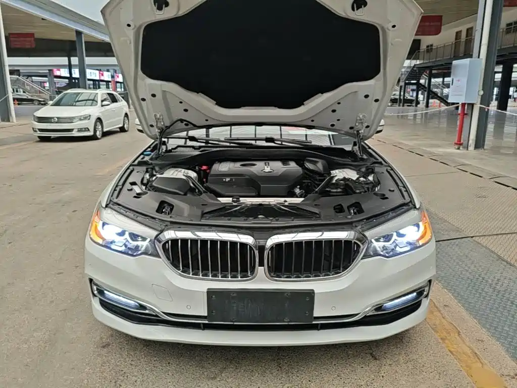BMW 5 Series — миниатюра 20