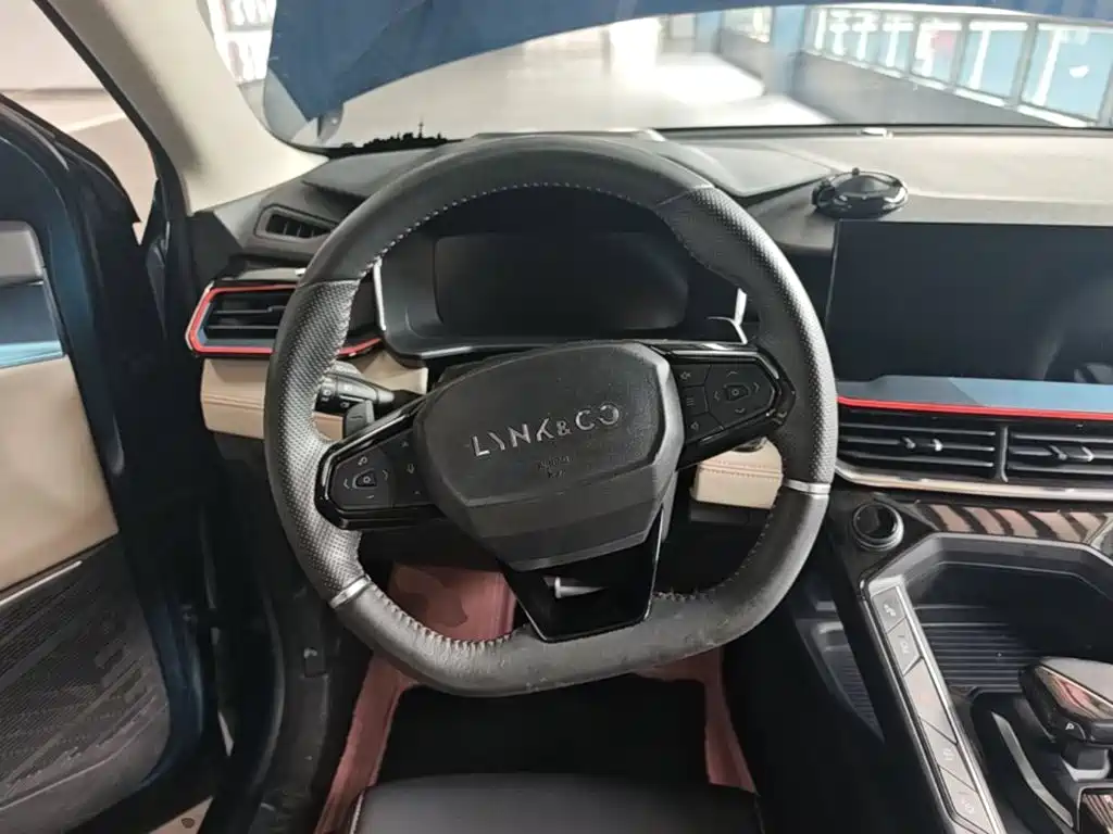 Lynk & Co 06 — миниатюра 11