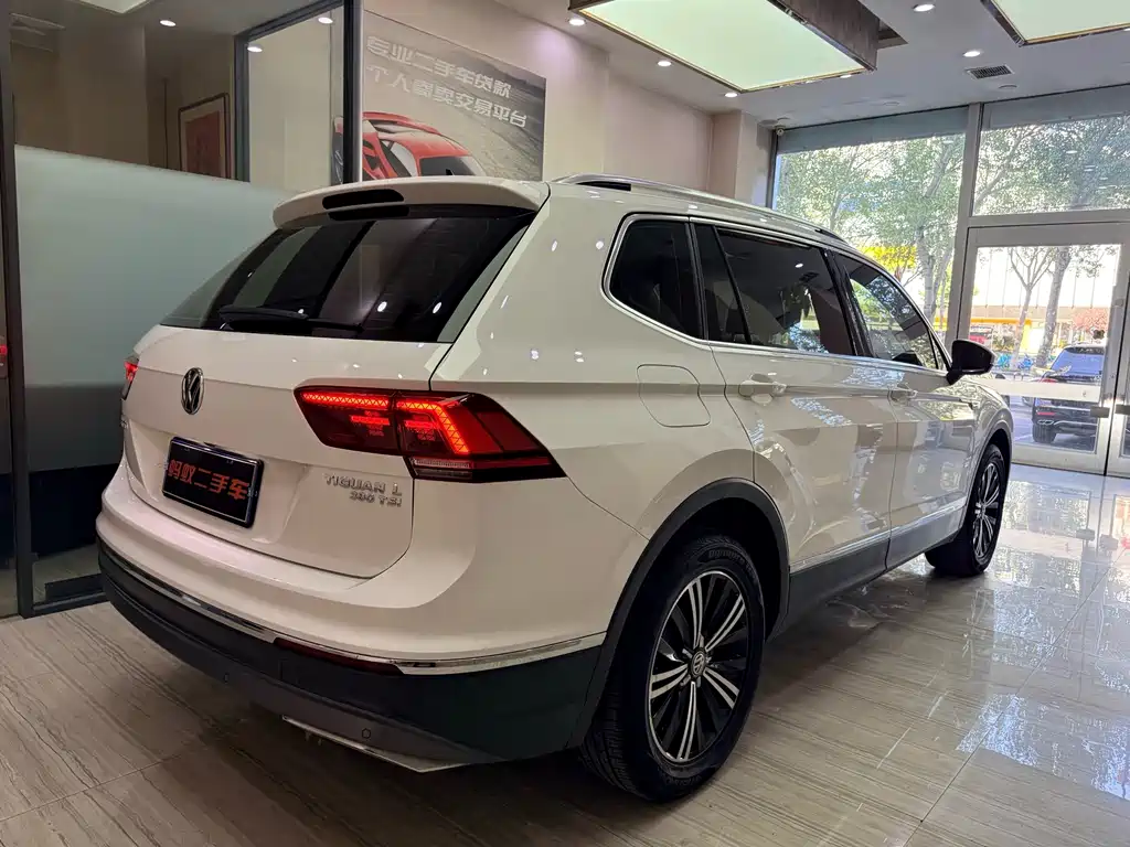 Volkswagen Tiguan L — миниатюра 3