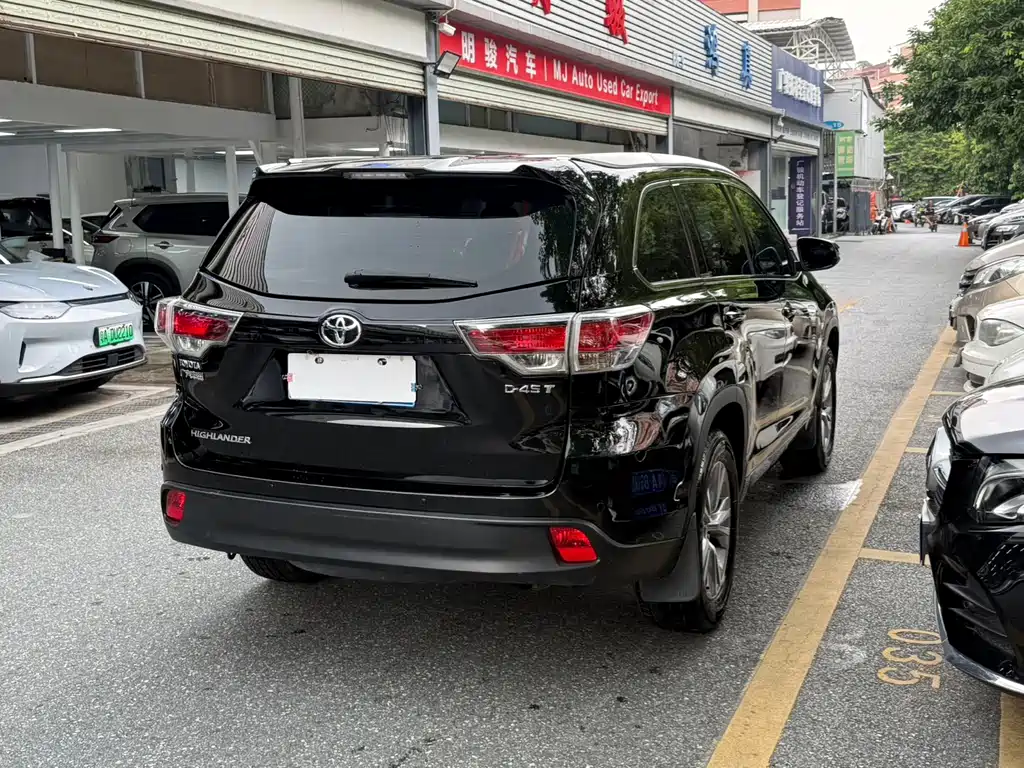 Toyota Highlander 2015 2.0T Elite 5 мест