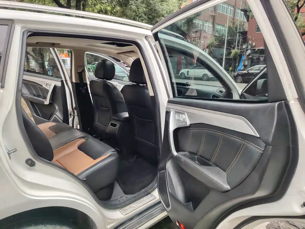 Geely Vision X6 — миниатюра 5