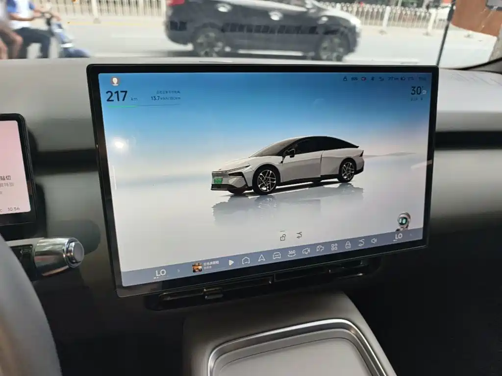 XPeng P7+ — миниатюра 13
