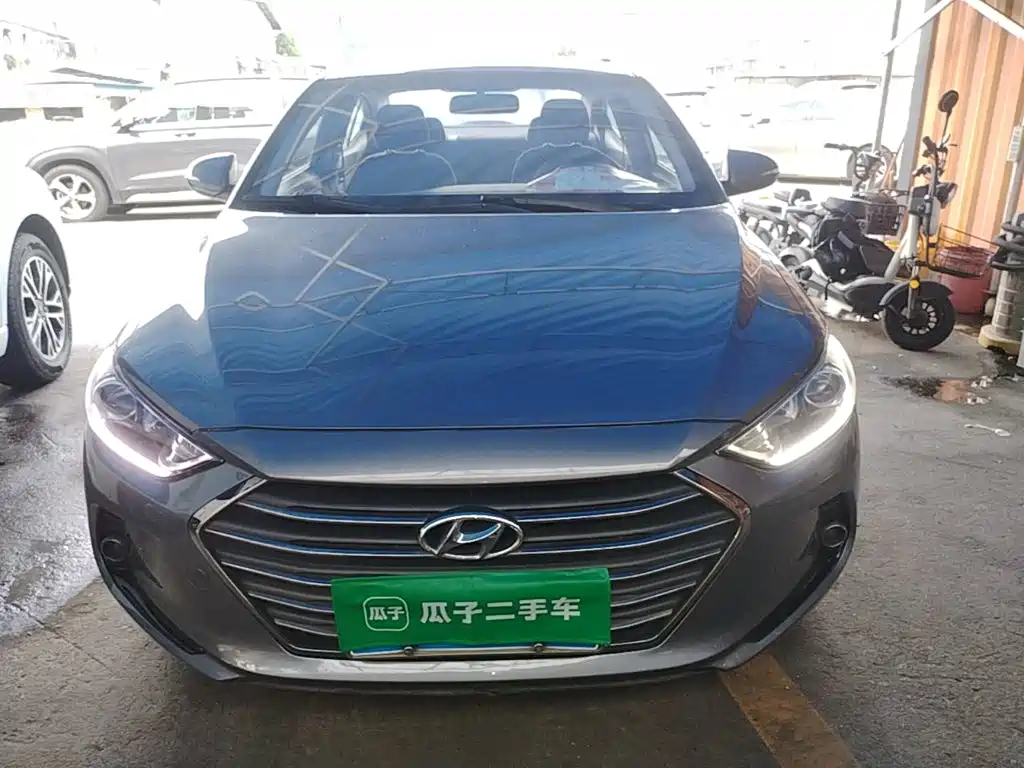 Hyundai Elantra — миниатюра 3