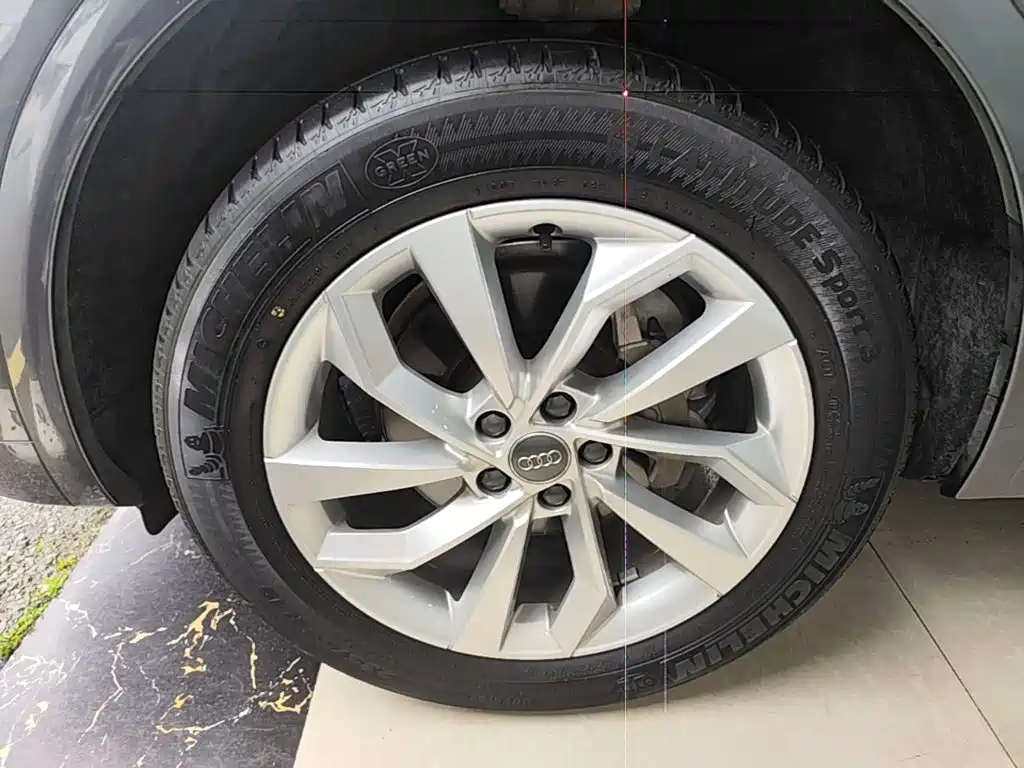 Audi Q5L — миниатюра 23