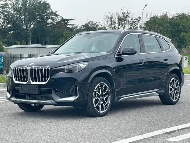 BMW  X1 2024