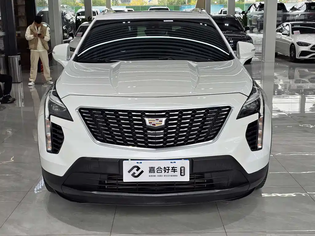 CADILLAC XT4