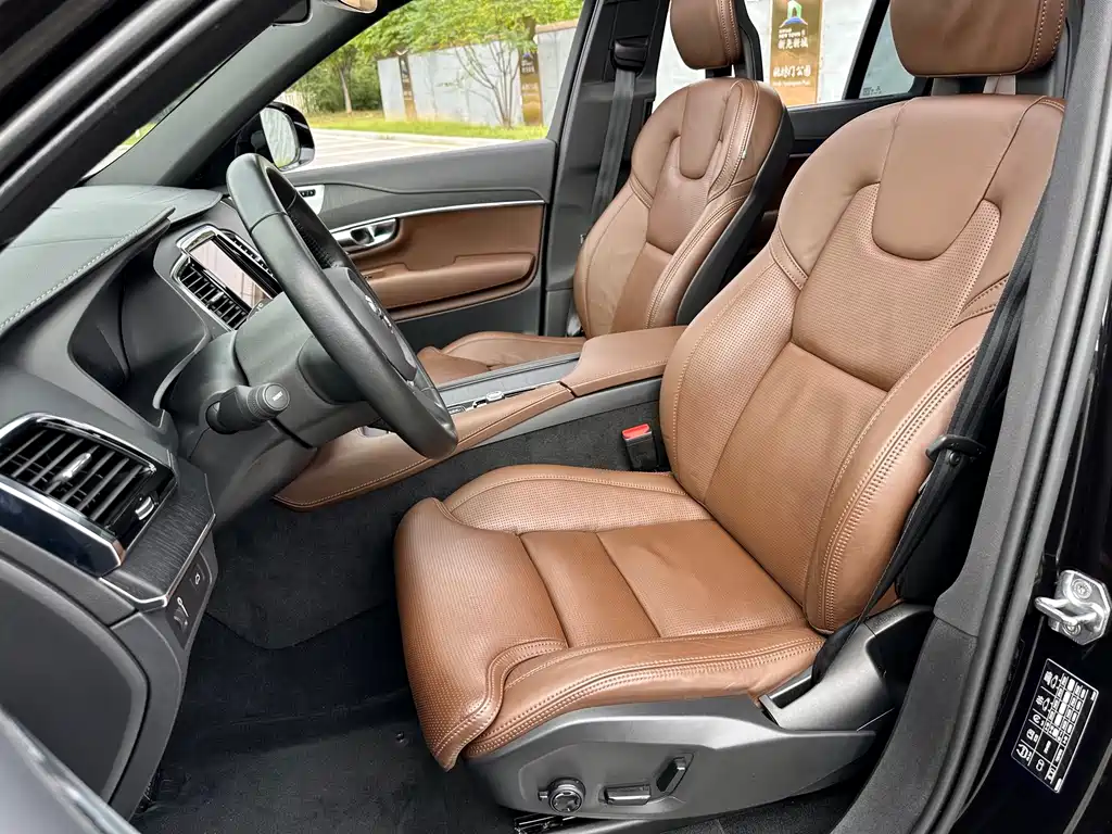 Volvo XC90 — миниатюра 21