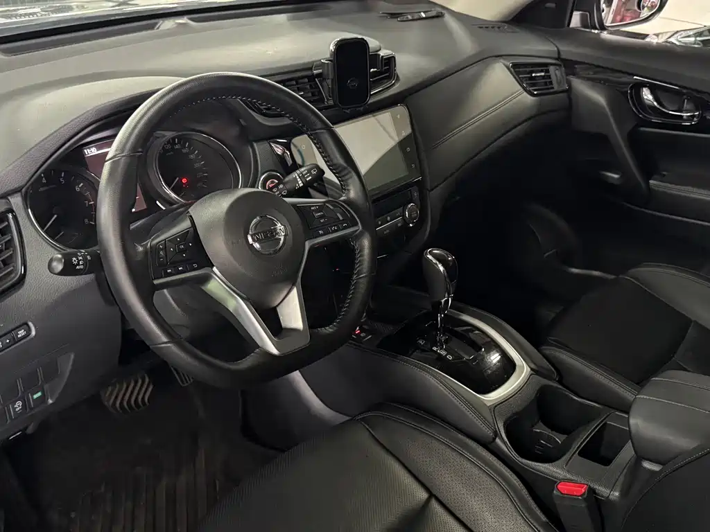 Nissan X-Trail — миниатюра 7