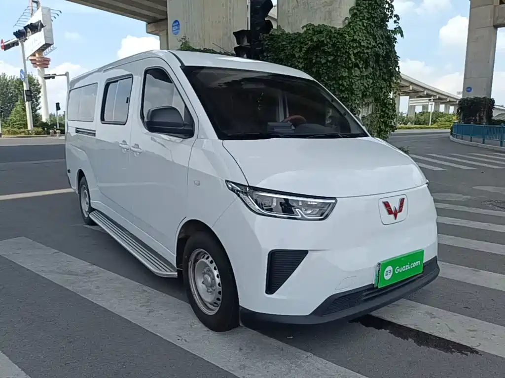 Wuling Yangguang — миниатюра 4