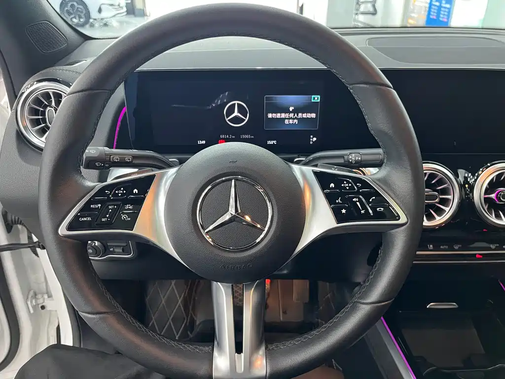 MERCEDES-BENZ GLB