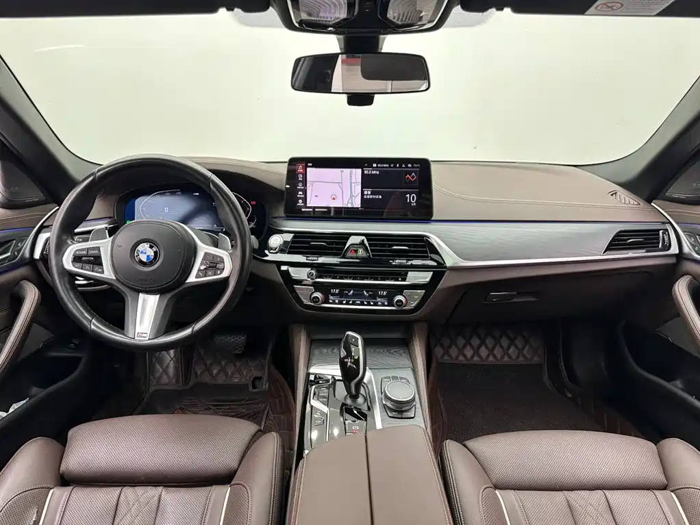BMW 5 Series — миниатюра 10