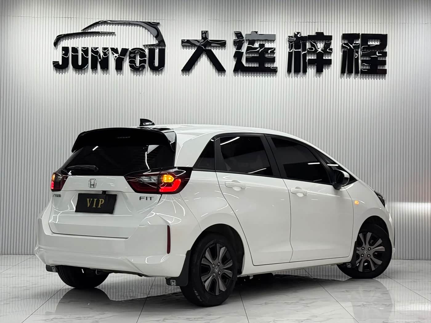Honda Fit 1.5 л 2022 г. Белый, пробег 31000 км