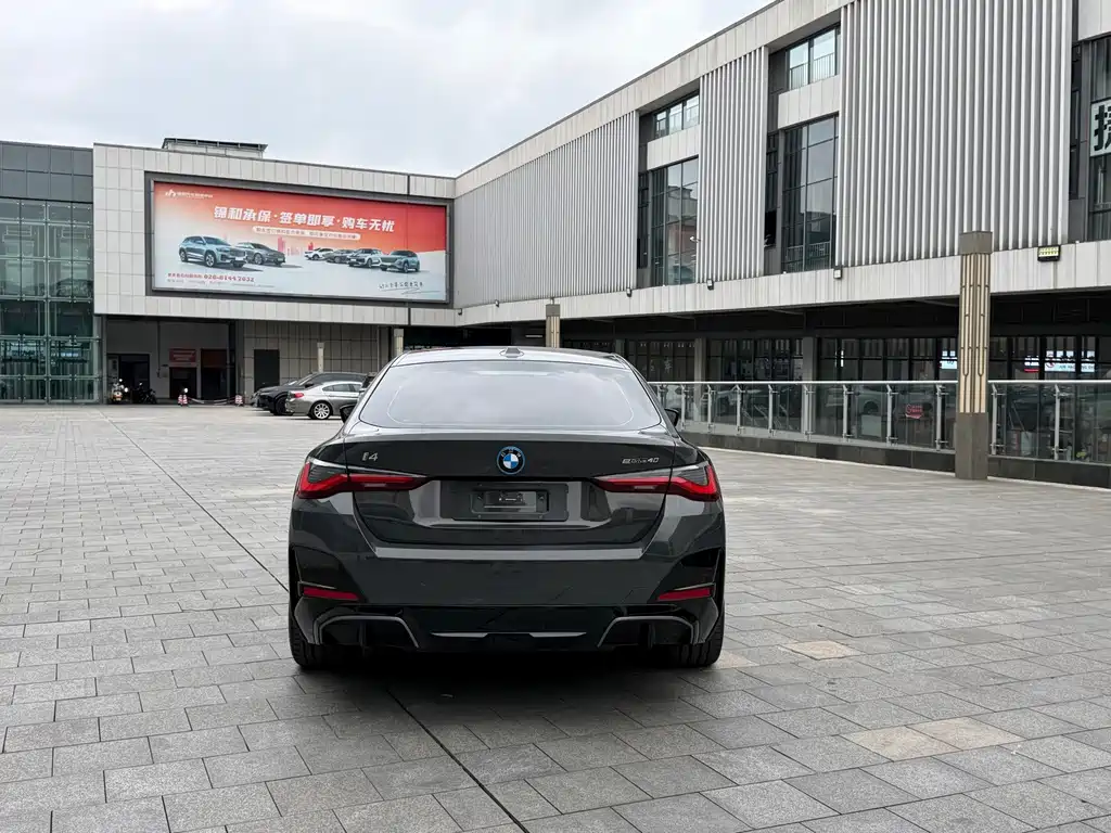 BMW i4 — миниатюра 12