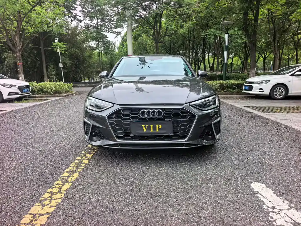 Audi A4L 2023 40 TFSI Fashion
